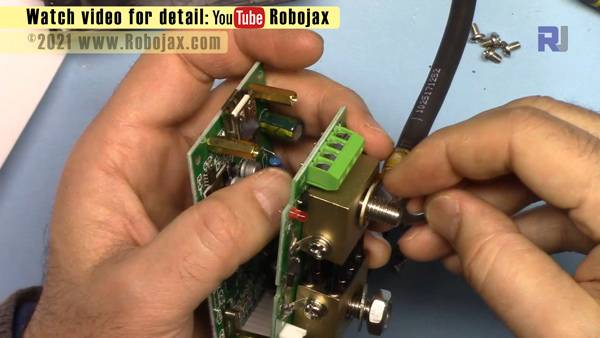 Juntek VAT4300:  Sunt resstor box opened